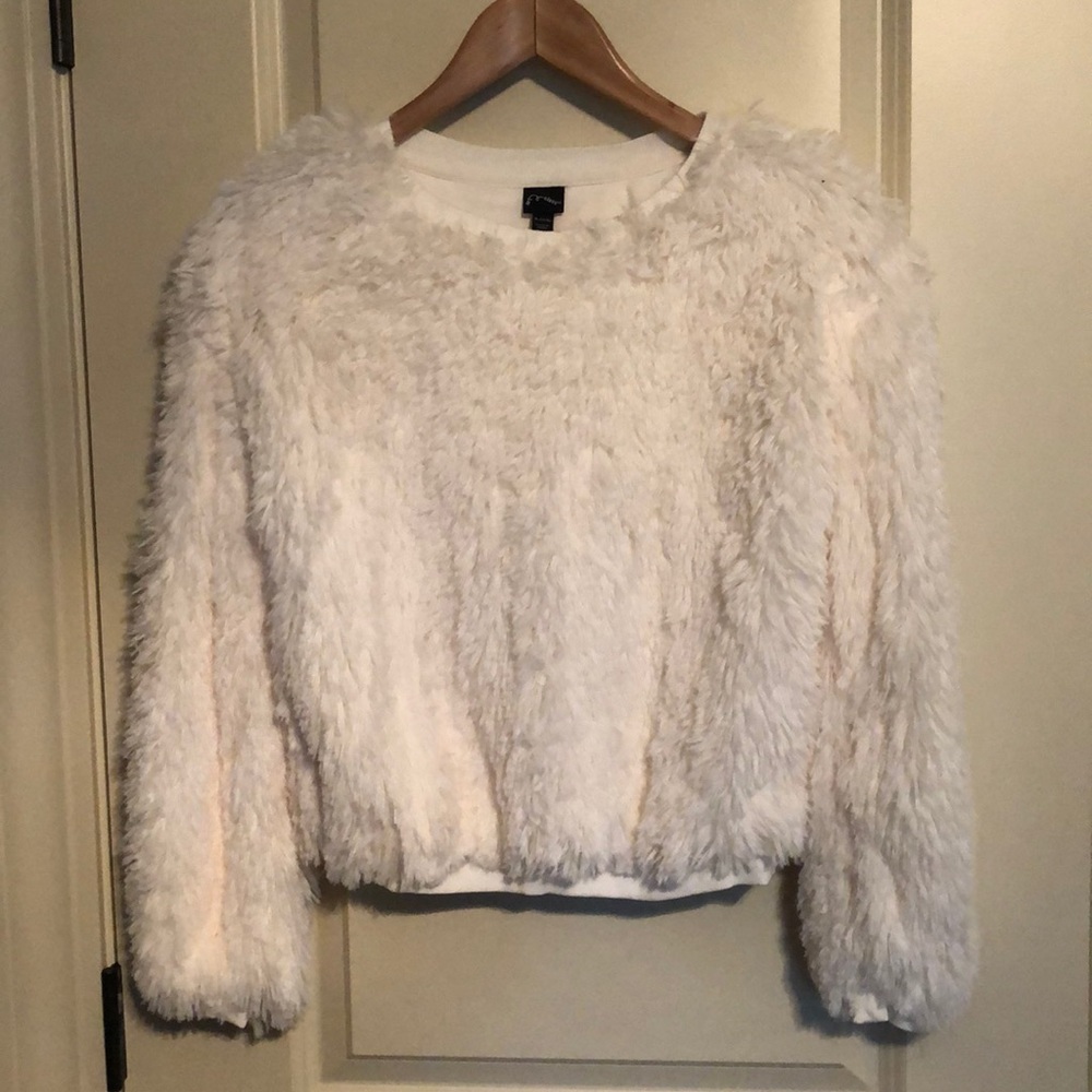Fuzzy cropped sweatshirt sweater